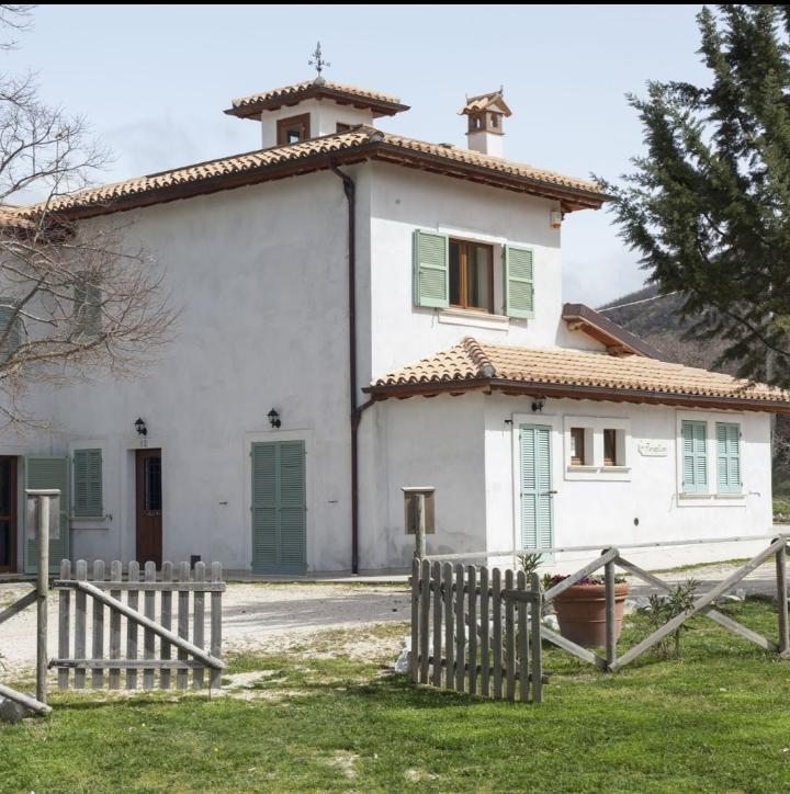 Agriturismo San Martino Foligno Eksteriør bilde